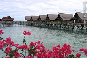 kapalai dive resort chalets